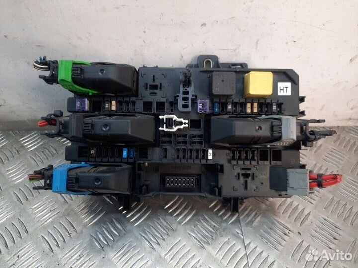 Блок предохранителей Opel Astra универсал 1.7