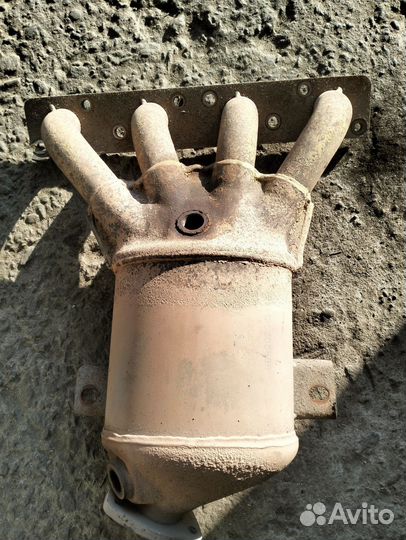 Выпускной коллектор с катализатором