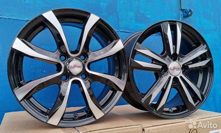 LADA Vesta, Largus R15 новые