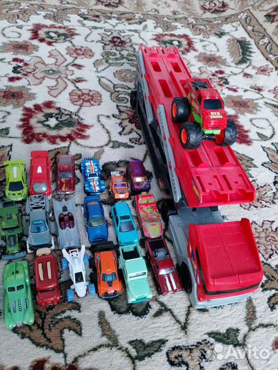 Машинки хотвилс