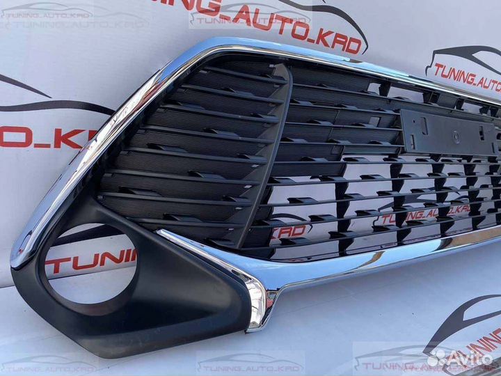 Решетка радиатора Toyota Camry 55 exclusive T7204