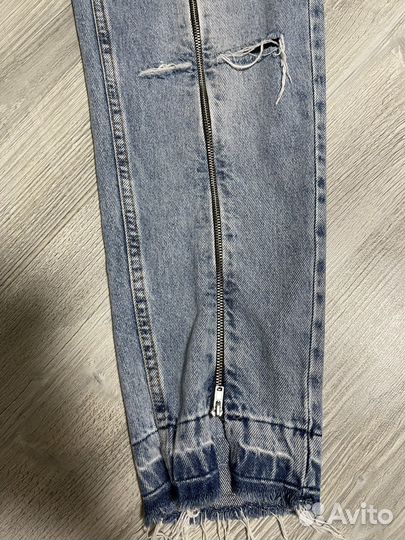 Джинсы bershka mom 34