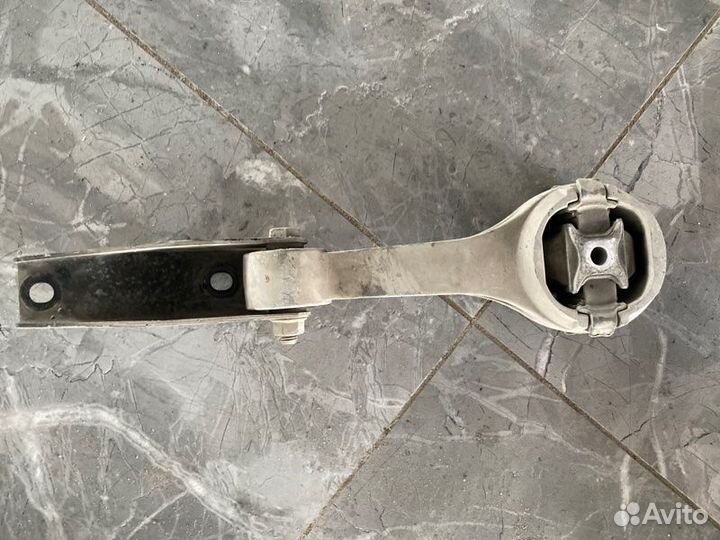 Подушка двигателя Volkswagen Polo 5