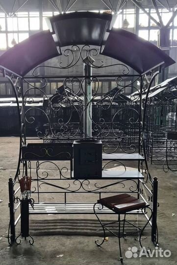 Мангал с крышей