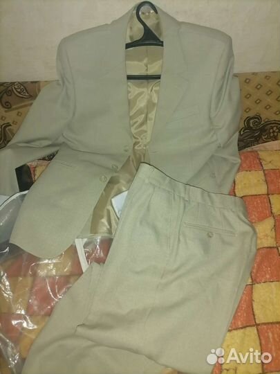 Костюм