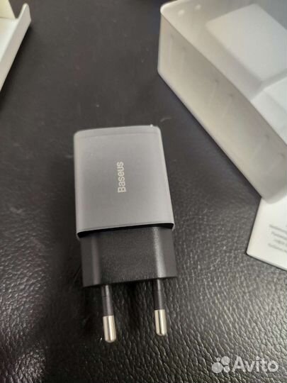 Зарядное устройство Baseus