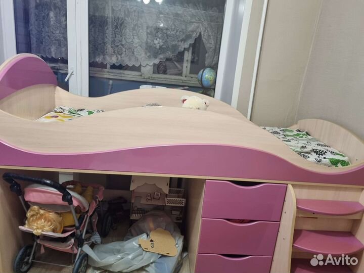 Детская кровать чердак со столом