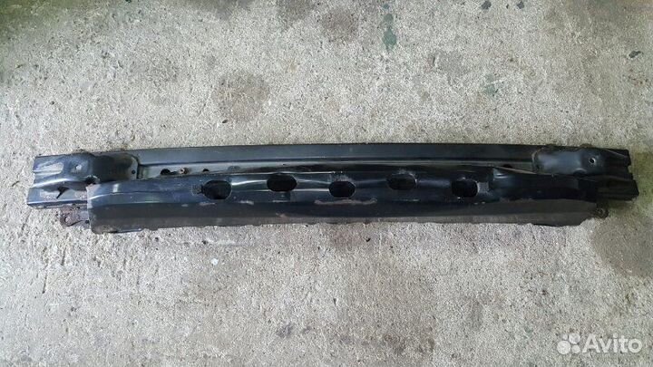 Усилитель переднего бампера Subaru Forester SH