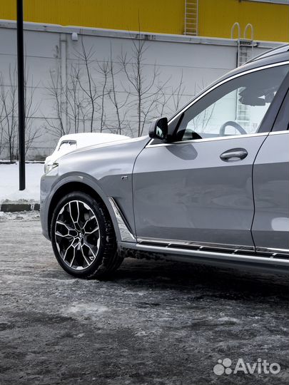 BMW X7 3.0 AT, 2024, 14 000 км