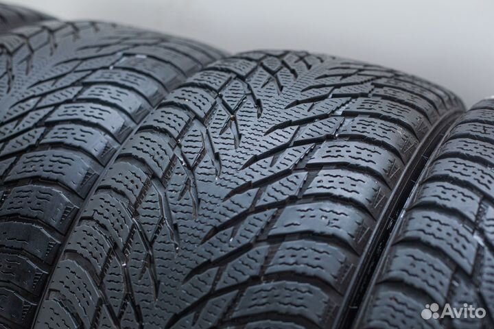 Nokian Tyres Hakkapeliitta R3 225/45 R18 и 245/40 R18 97T