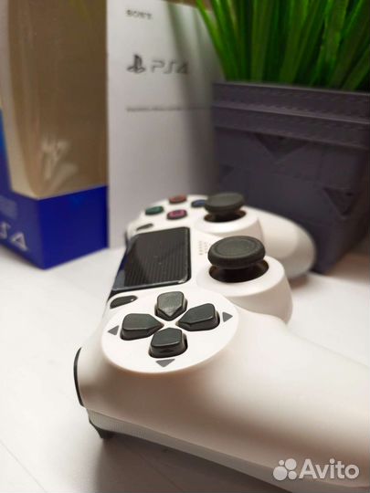 Геймпад на PS4 Белый