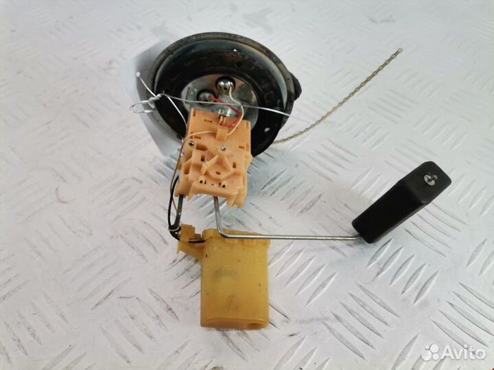 Датчик уровня топлива Mazda Xedos 6 1994