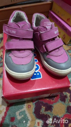 Обувь для девочки размер 22,25-30