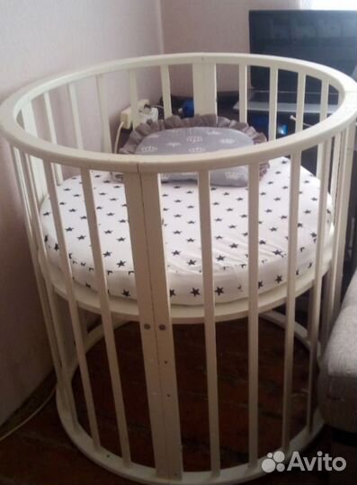 Детская кроватка круглая овальная