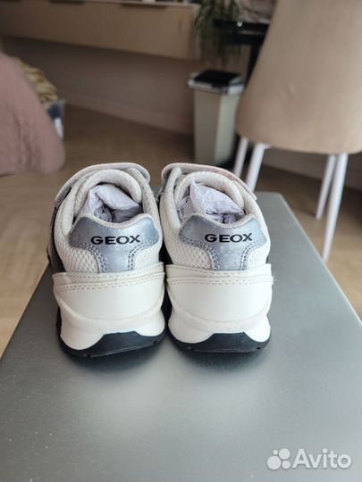 Кроссовки geox 29 белые