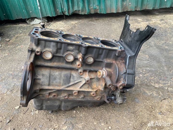 Блок цилиндров Opel Astra F 1.8