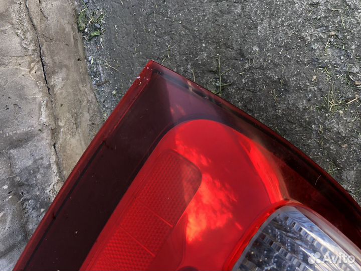 Фонарь правый Киа Соренто 2