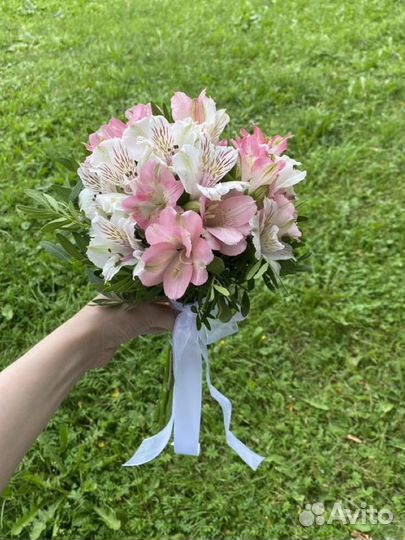 Свадебный букет невесты из альстромерий