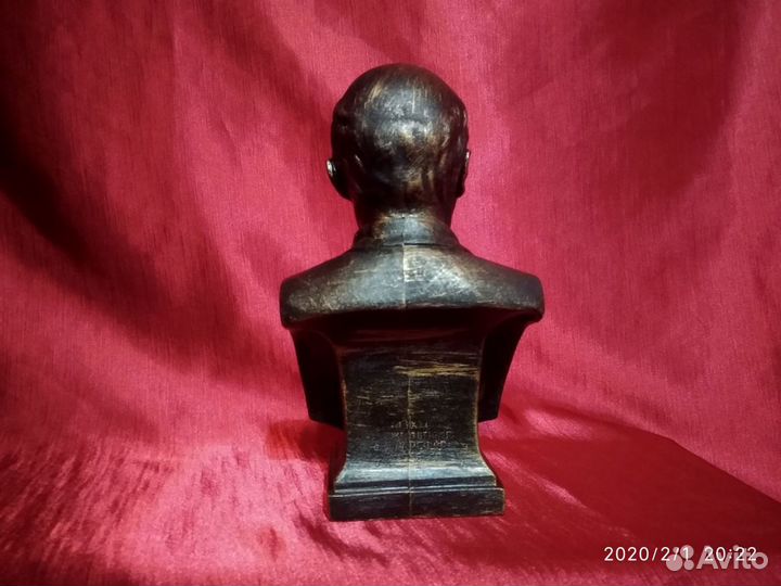 Продаю бюст Ленина