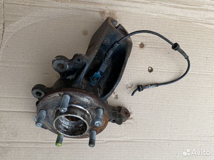 Поворотный кулак передний левый Ford Focus 2