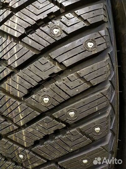 Goodyear Ultragrip Ice Arctic 235/55 R17