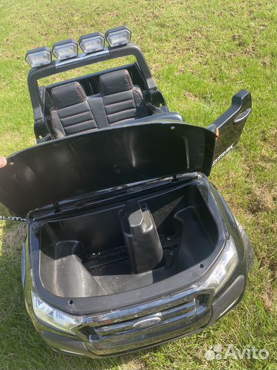 Детский автомобиль на аккумуляторе