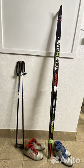 Беговые лыжи, лыжные палки, ботинки