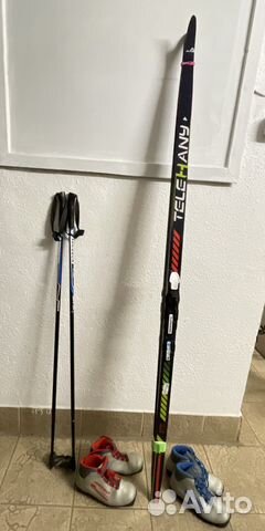 Беговые лыжи, лыжные палки, ботинки