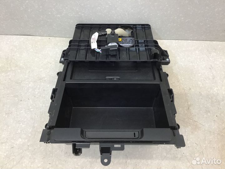 Ящик передней консоли Toyota Camry V70 2017