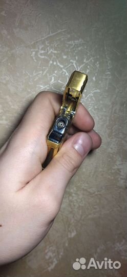 Зажигалка газовая. С орлом. Золотистая