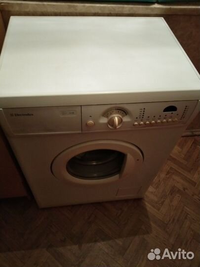 Стиральная машина Electrolux ewt 1046