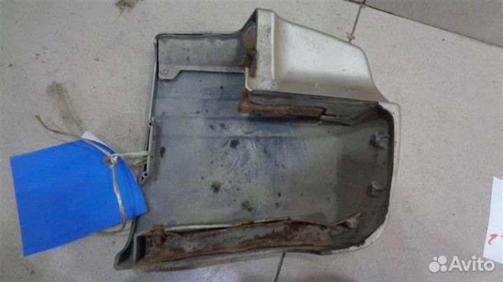 Накладка заднего бампера правая Mitsubishi Pajero