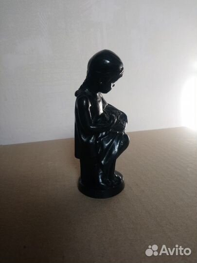 Статуэтка чугунная 