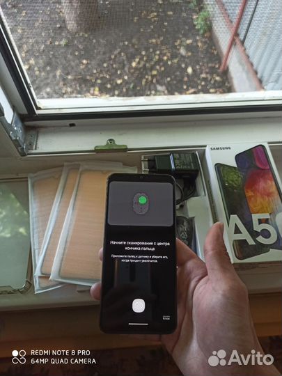 Samsung Galaxy A50, 4/64 ГБ