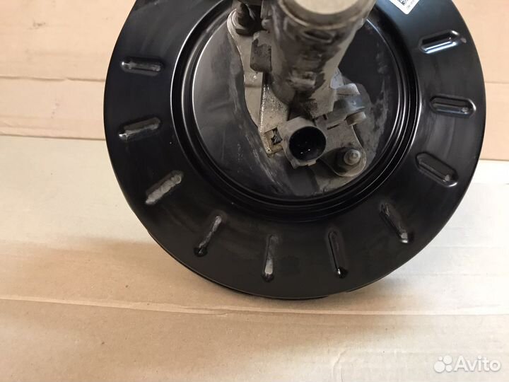 Усилитель тормозов вакуумный Skoda Rapid