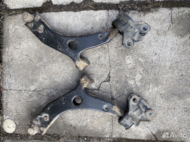 Передние нижние рычаги на ford focus