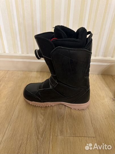 Сноубордические ботинки 38 маломерят