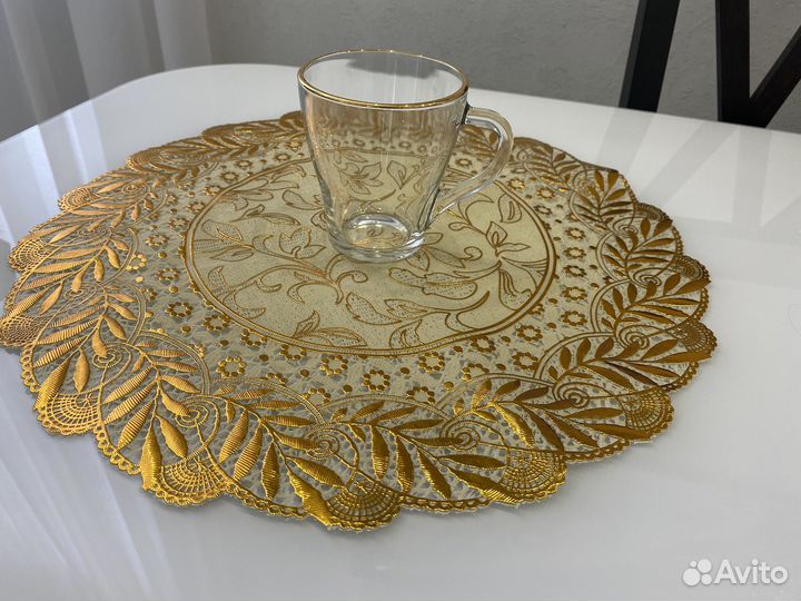 Две чашки с салфетками