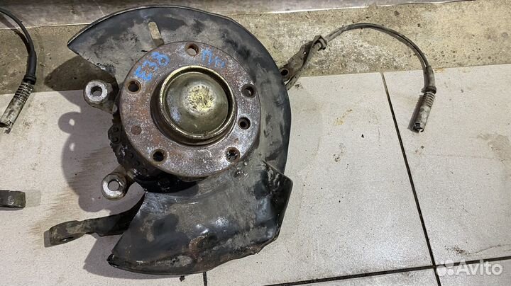 Кулаки поворотные передние BMW 7 series E38 long