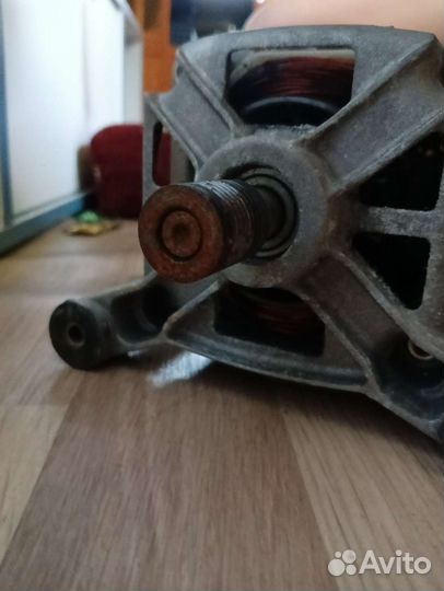 Мотор на стиральную машину