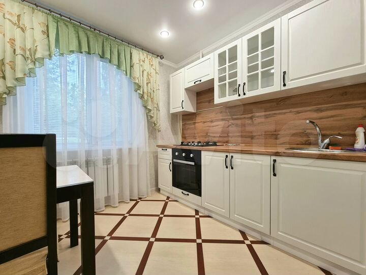 2-к. квартира, 50 м², 1/9 эт.