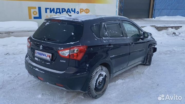 Фонарь задний в бампер Suzuki SX4 (JYA) 36574-70L0