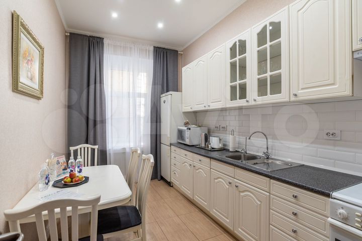 2-к. квартира, 69 м², 2/4 эт.