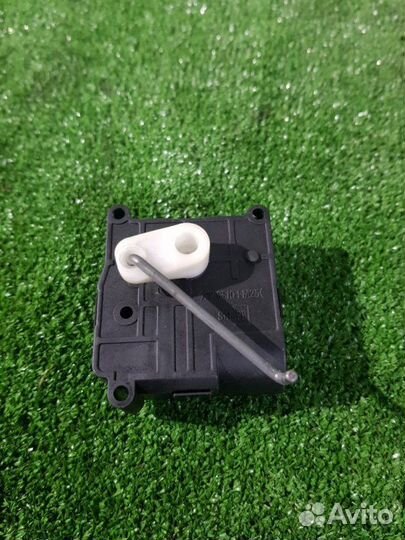 Сервопривод заслонки печки Mitsubishi Pajero V75W