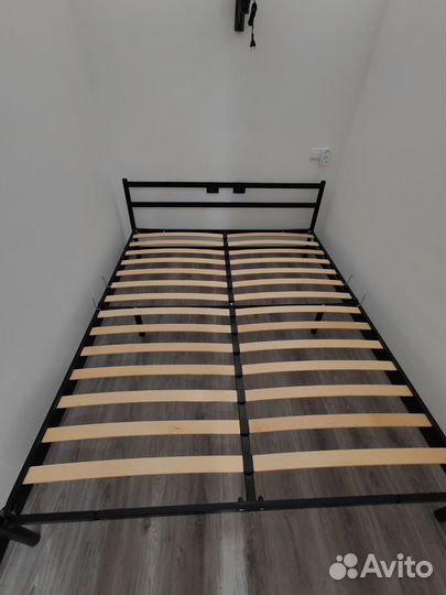 Кровать двуспальная металлическая 160х200 см