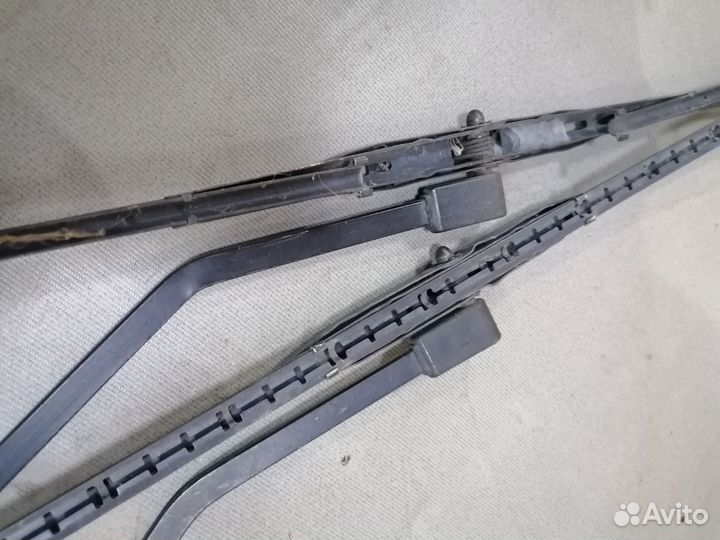 Поводок дворника Ford Taurus 2 1992-1996