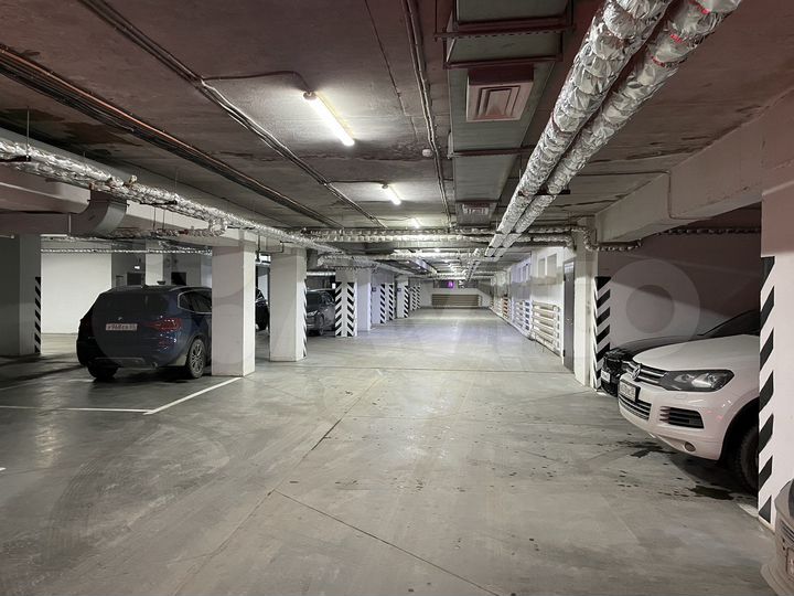 Машиноместо, 18 м²