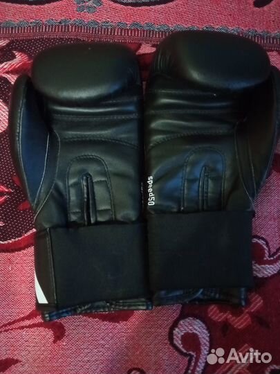 Боксёрские перчатки