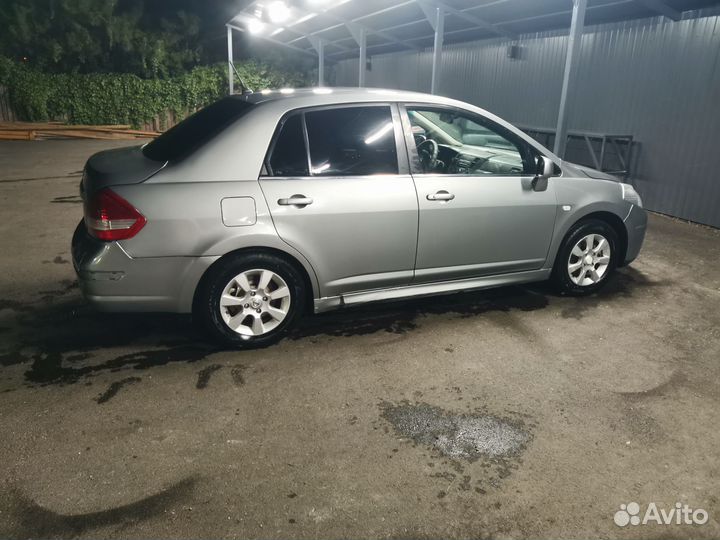 Nissan Tiida 1.6 МТ, 2010, битый, 365 749 км