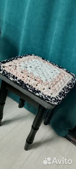 Вязанные коврики на табурет/стул